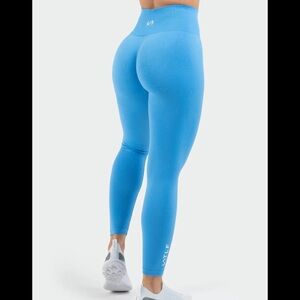 BNWT TLF Sculpt Seamless Scrunch Butt Leggings